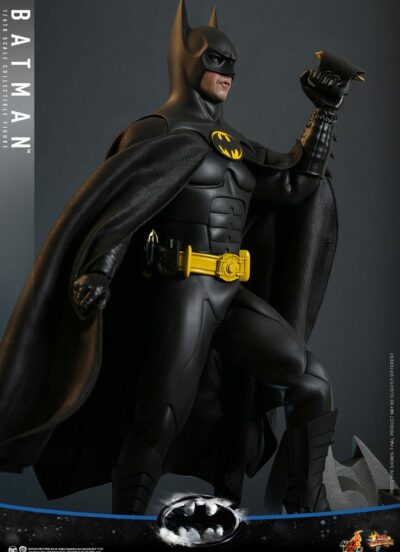 Batman Returns 1/6 Hot Toys Action Figure Batman