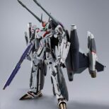 Bandai Macross Frontier DX Chogokin Action Figure Tornado Messiah Valkyrie Alto Saotome Use Revival Ver. 25 cm